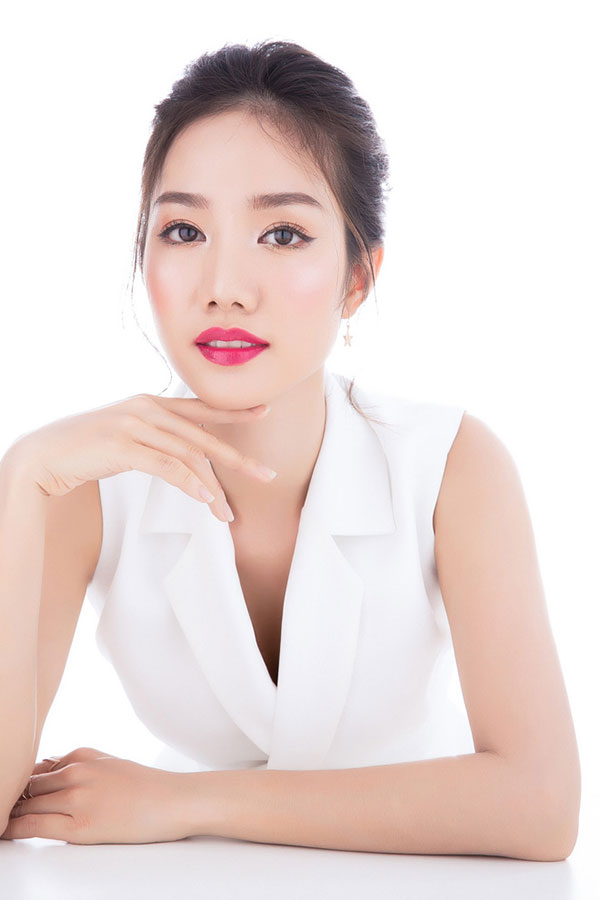 Mỹ nhân gương mặt đẹp nhất Hoa hậu Việt Nam gia nhập showbiz