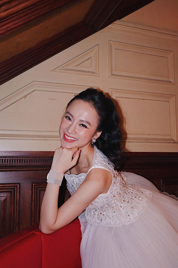 Làm gì cũng có tâm: Angela Phương Trinh chúc mừng ngày Nhà giáo Việt Nam vẫn không quên nhiệm vụ gương mặt quảng cáo