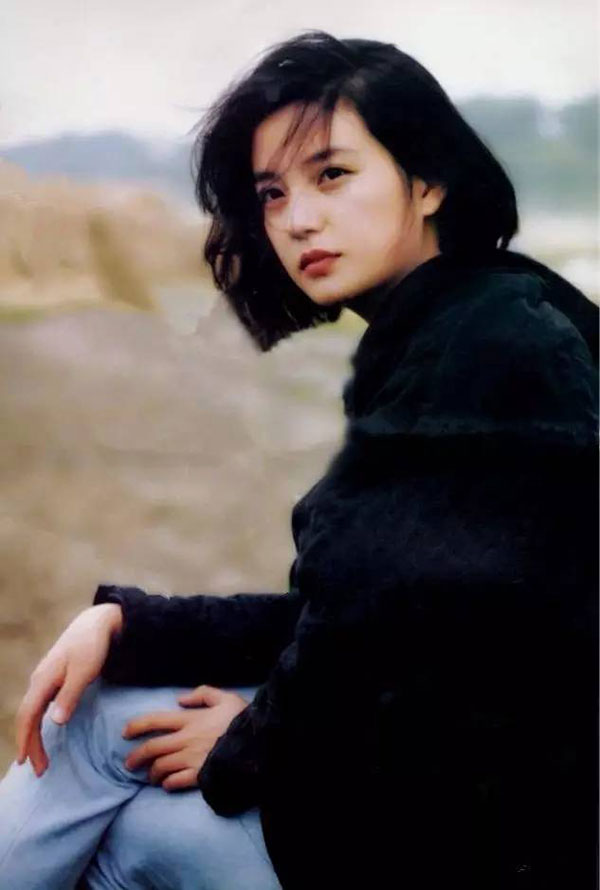 Hé lộ danh tính người đàn ông khiến Én nhỏ Triệu Vy cự tuyệt lời tỏ tình của Huỳnh Hiểu Minh