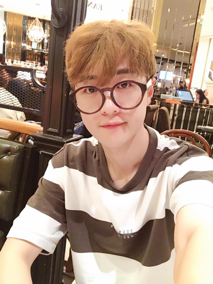 Những thầy giáo soái ca nổi tiếng do học sinh chụp lén: Đẹp trai, cao ráo, thân hình chuẩn thế này ai chẳng muốn học!