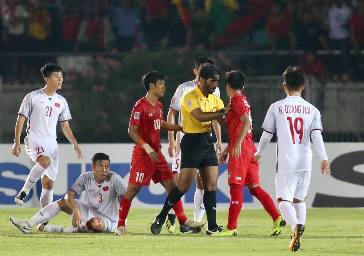 Những quyết định bất lợi của trọng tài với Việt Nam