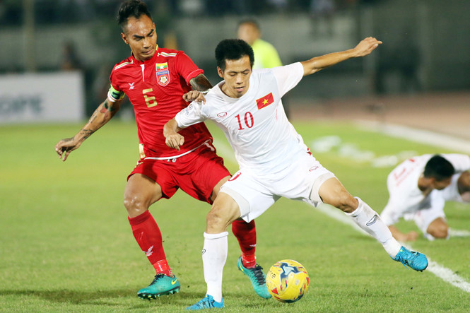 Chờ duyên ghi bàn của Văn Quyết vào lưới Myanmar