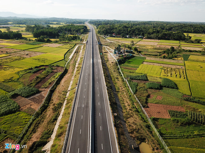 VEC giải thích về nghi vấn chống thấm hầm chui cao tốc bằng băng keo