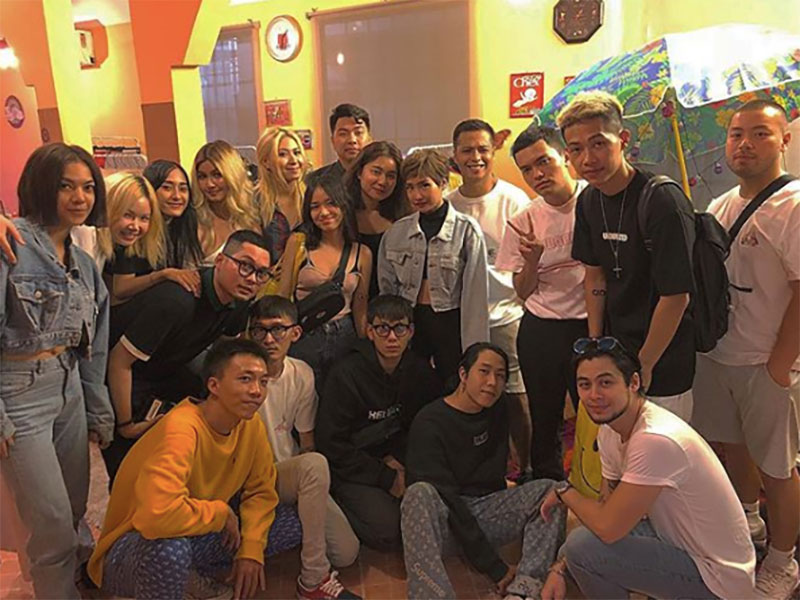 Chị ngả em nâng: Bồ có thể tính sau, nhưng một hội chị em vào sinh ra tử thì nhất định phải có!