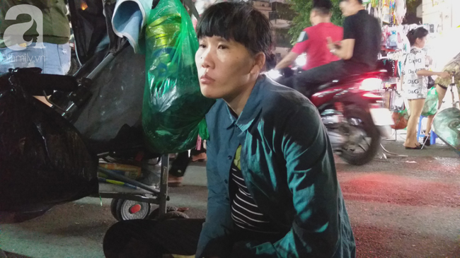 Bé gái 1 tháng tuổi phải đắp chăn nằm vỉa hè chợ Đồng Xuân: Gia đình muốn đón nhưng người mẹ đều bỏ trốn