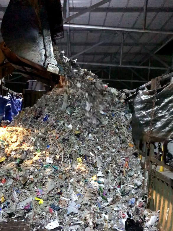 Phóng sự điều tra: Đem chất thải, rác rưởi... san lấp mặt bằng