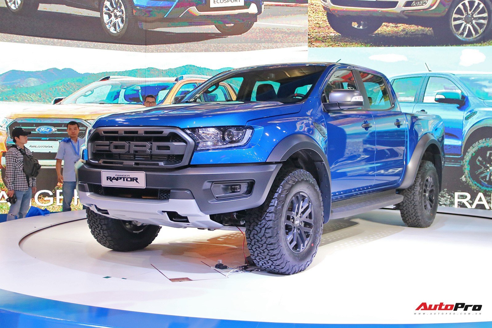 Có 1,25 tỷ không mua SUV VinFast Lux SA2.0 có những lựa chọn gì?