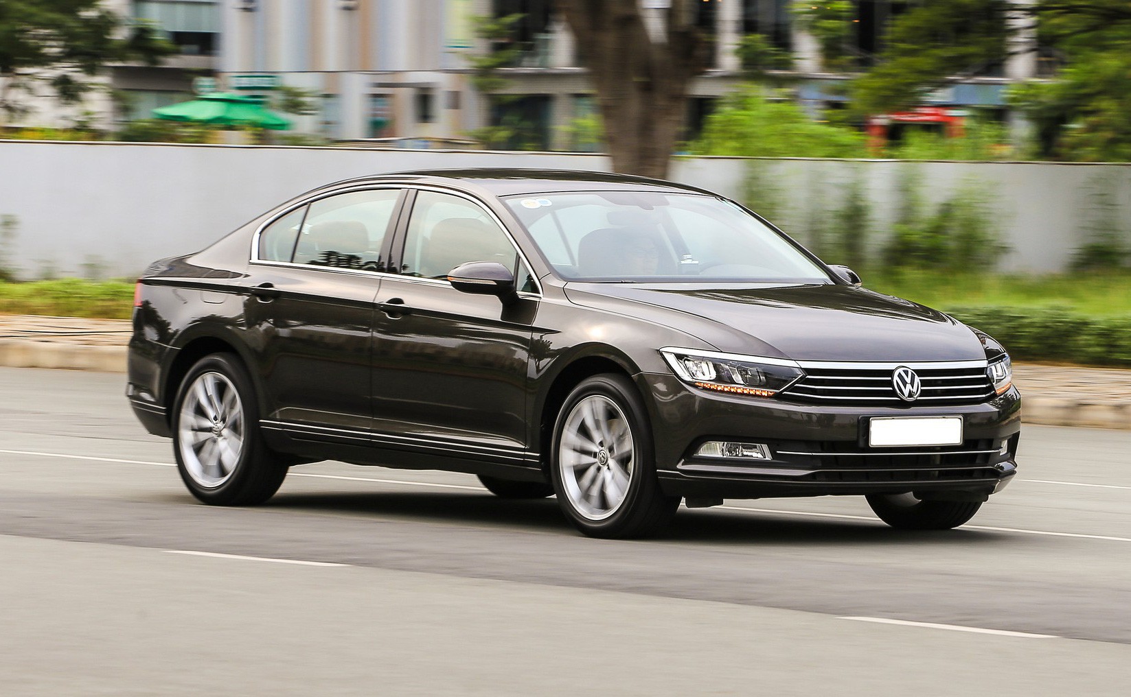 Có 1,25 tỷ không mua SUV VinFast Lux SA2.0 có những lựa chọn gì?