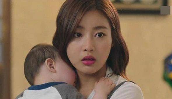 Định bụng cướp lại chồng cũ, tôi đau đớn nhìn vợ anh thông báo 1 tin