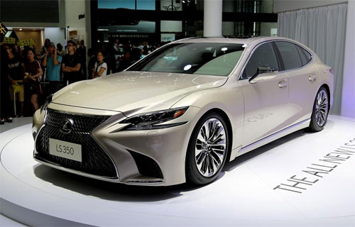 Xe sang trục cơ sở dài - mốt mua sắm của người giàu Trung Quốc