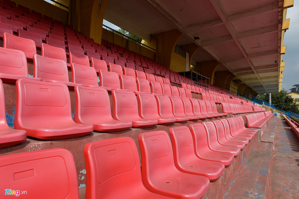 Sân Hàng Đẫy xuống cấp trước trận đấu lớn cuối cùng