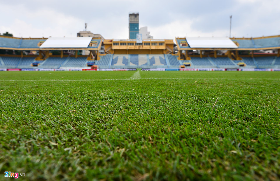 Sân Hàng Đẫy xuống cấp trước trận đấu lớn cuối cùng