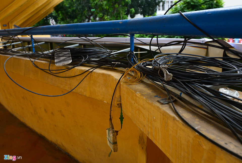 Sân Hàng Đẫy xuống cấp trước trận đấu lớn cuối cùng