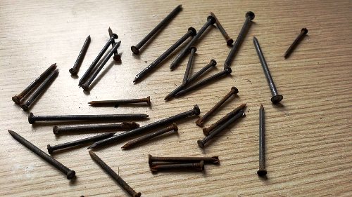 Cầu vượt biển Hải Phòng bị rải 2 kg đinh