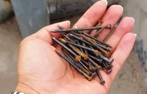 Cầu vượt biển Hải Phòng bị rải 2 kg đinh