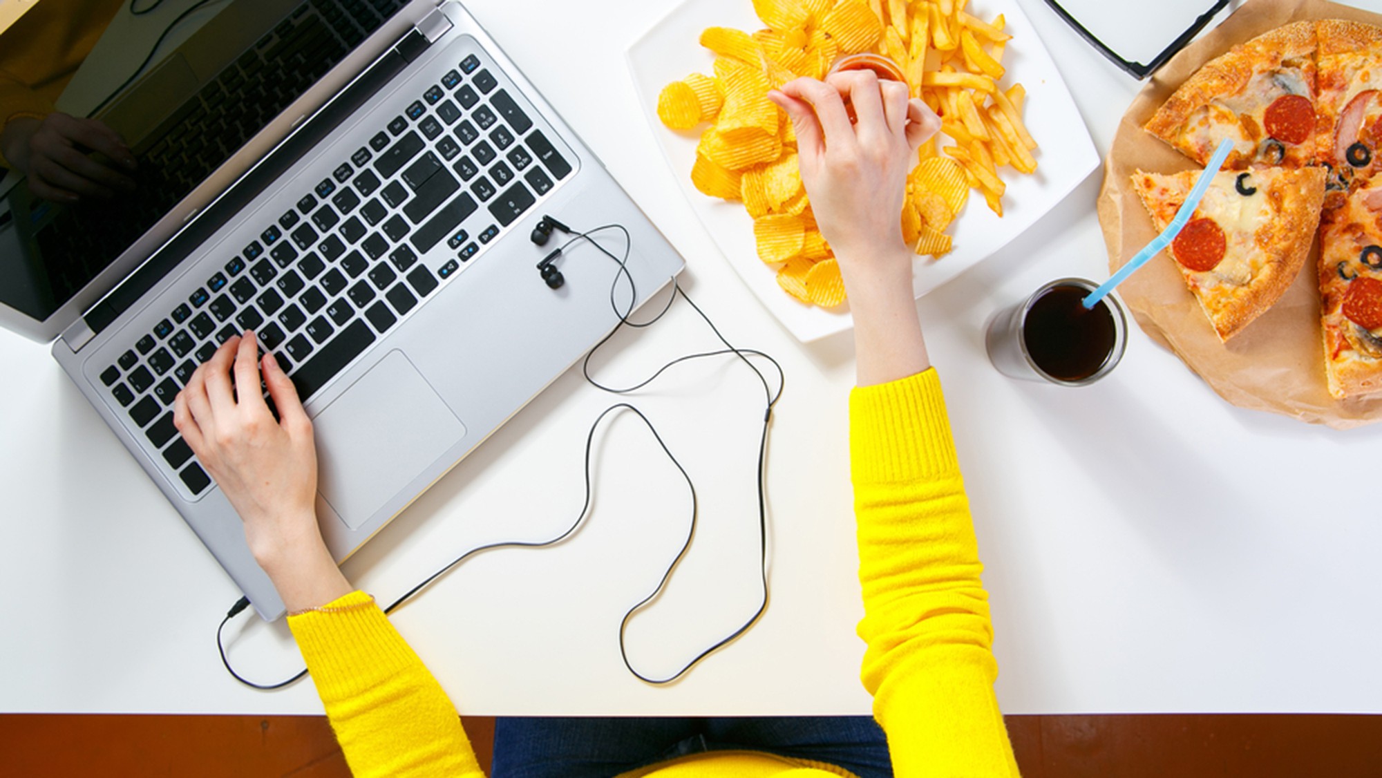 Cứ vô tư làm những điều này chỉ khiến làn da nhanh chảy xệ, lão hóa sớm khi còn trẻ Cứ vô tư làm những điều này chỉ khiến làn da nhanh chảy xệ, lão hóa sớm khi còn trẻ