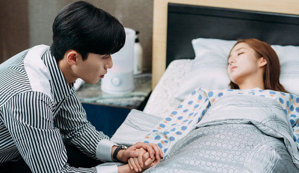 Vợ đi đẻ nhưng chồng lại hờ hững và có biểu hiện khó hiểu, tìm hiểu lý do mà vợ cười chảy nước mắt