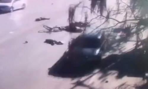 Lao xe trước trường tiểu học Trung Quốc, 5 trẻ thiệt mạng