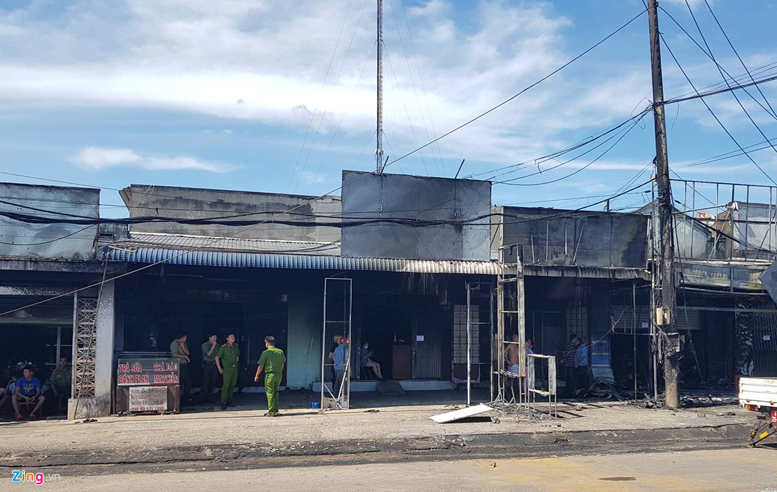 Video ảnh: Cảnh sát khám nghiệm hiện trường cháy xe bồn chở xăng làm 6 người chết