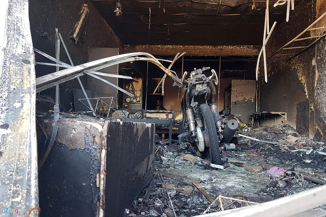 Video ảnh: Cảnh sát khám nghiệm hiện trường cháy xe bồn chở xăng làm 6 người chết