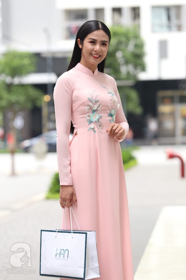 Hot: Những hình ảnh đầu tiên về đám hỏi bí mật của Á hậu Thanh Tú với chồng đại gia U40