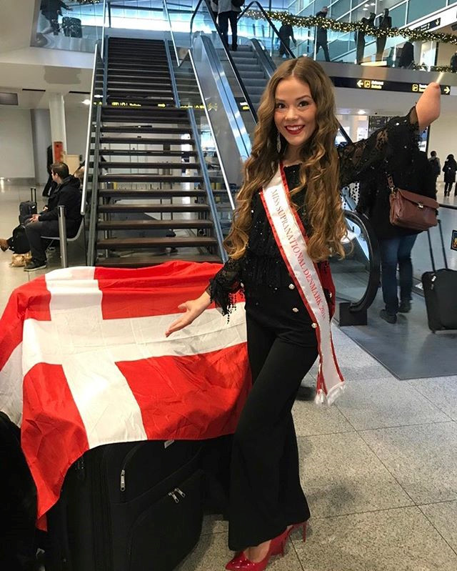 Cô gái khuyết tật gây chú ý ở cuộc thi Hoa hậu Siêu quốc gia 2018