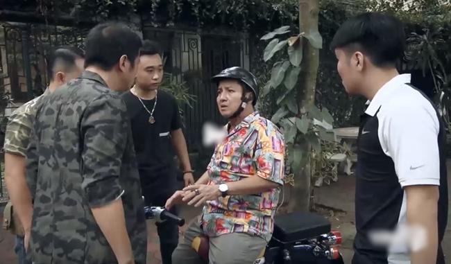 Fan thất vọng tràn trề vì Quỳnh Búp Bê ngoại truyện không khác gì lẩu thập cẩm, càng xem càng rối Fan thất vọng tràn trề vì Quỳnh Búp Bê ngoại truyện không khác gì lẩu thập cẩm, càng xem càng rối