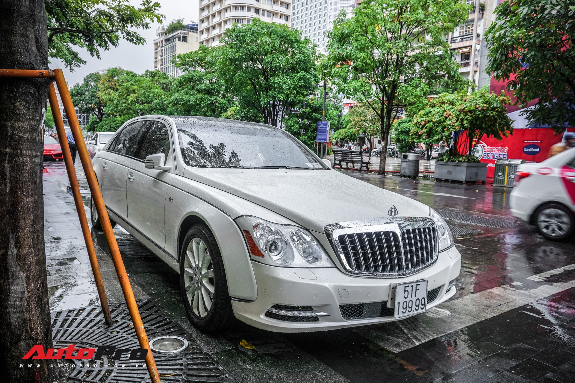 Hàng hiếm Maybach 62S biển số tứ quý 9 của dân chơi Sài Gòn
