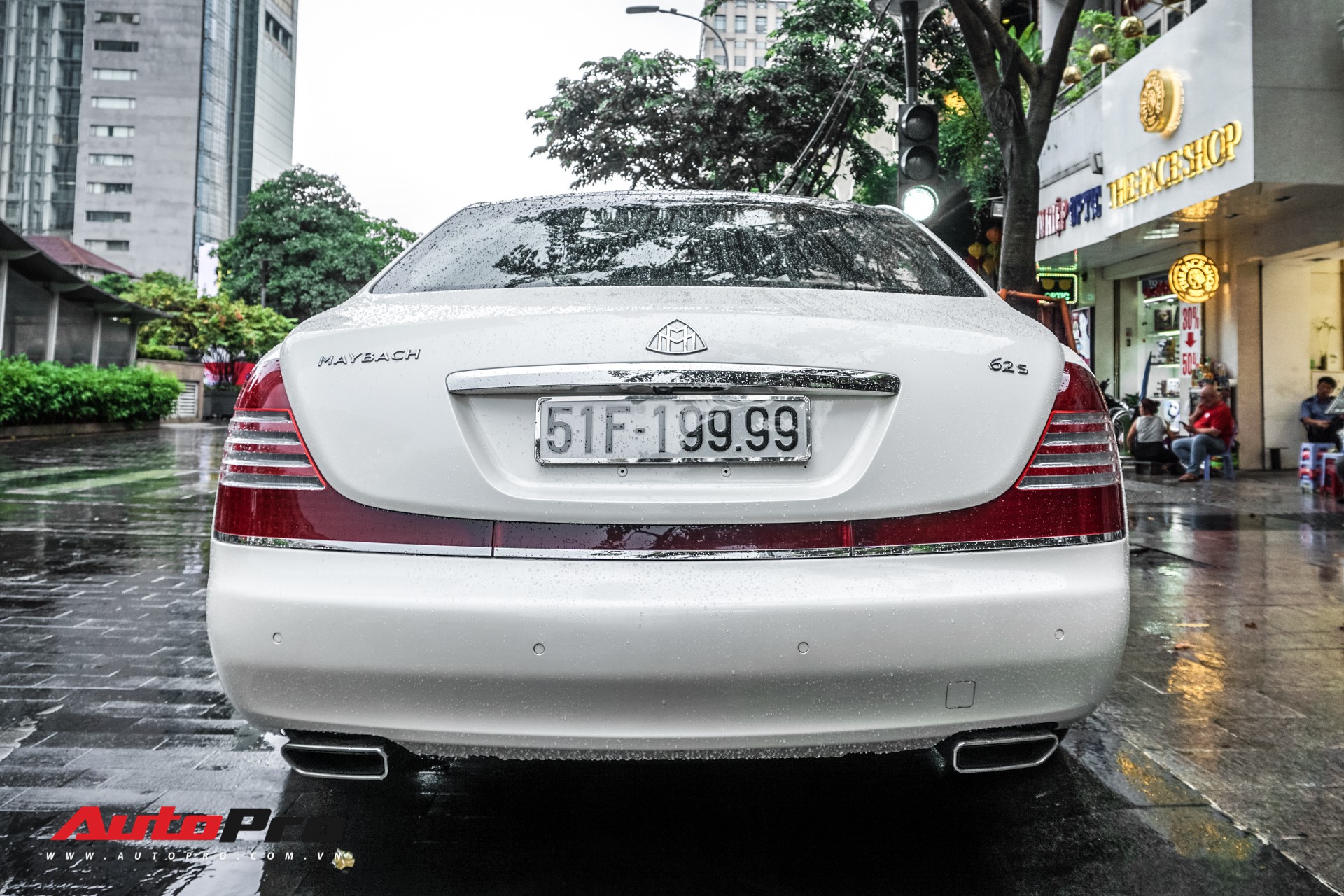 Hàng hiếm Maybach 62S biển số tứ quý 9 của dân chơi Sài Gòn
