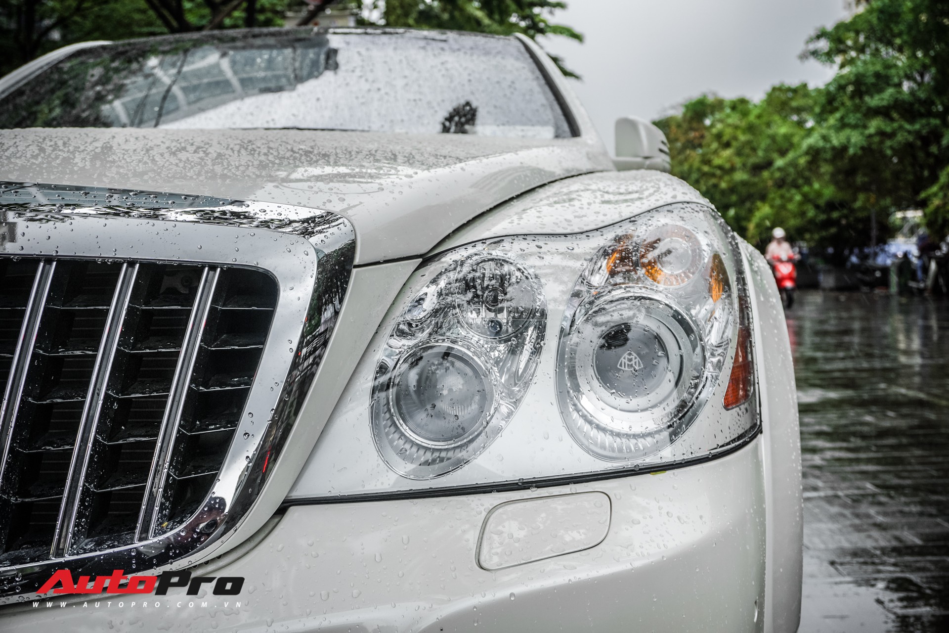 Hàng hiếm Maybach 62S biển số tứ quý 9 của dân chơi Sài Gòn