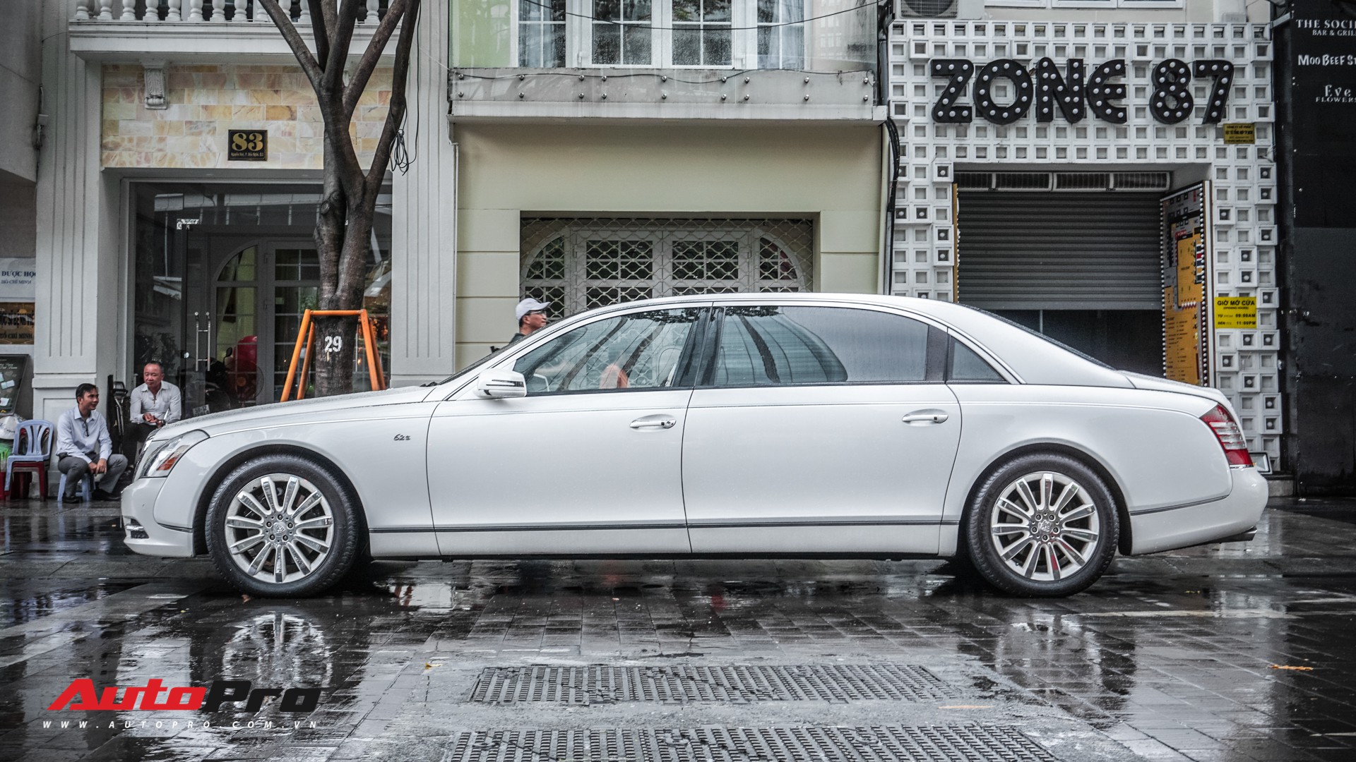Hàng hiếm Maybach 62S biển số tứ quý 9 của dân chơi Sài Gòn