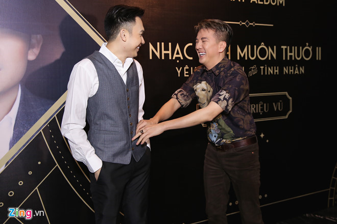 PR bằng chuyện tình dục: Chiêu trò bẩn thỉu và rẻ tiền ở showbiz Việt