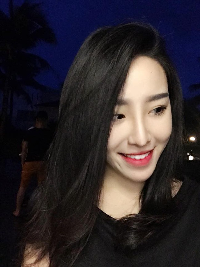 Vợ của chàng Kiên nghiện trong phim Quỳnh búp bê: Gái một con xinh đẹp đến ngẩn ngơ! Vợ của chàng Kiên nghiện trong phim Quỳnh búp bê: Gái một con xinh đẹp đến ngẩn ngơ!