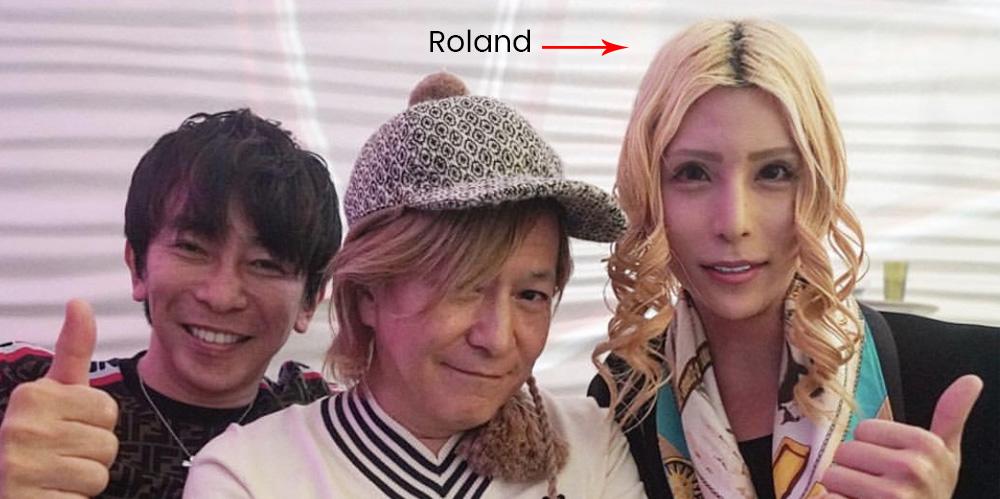 Đẳng cấp Trai ngành Nhật: Sửa mặt thành nhân vật truyện tranh, tán tỉnh để... thu nhập chục tỷ