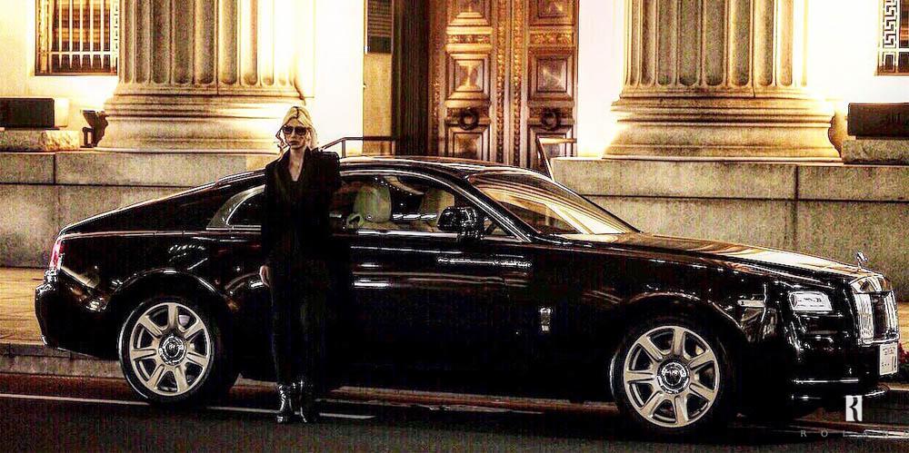 Đẳng cấp Trai ngành Nhật: Sửa mặt thành nhân vật truyện tranh, tán tỉnh để... thu nhập chục tỷ