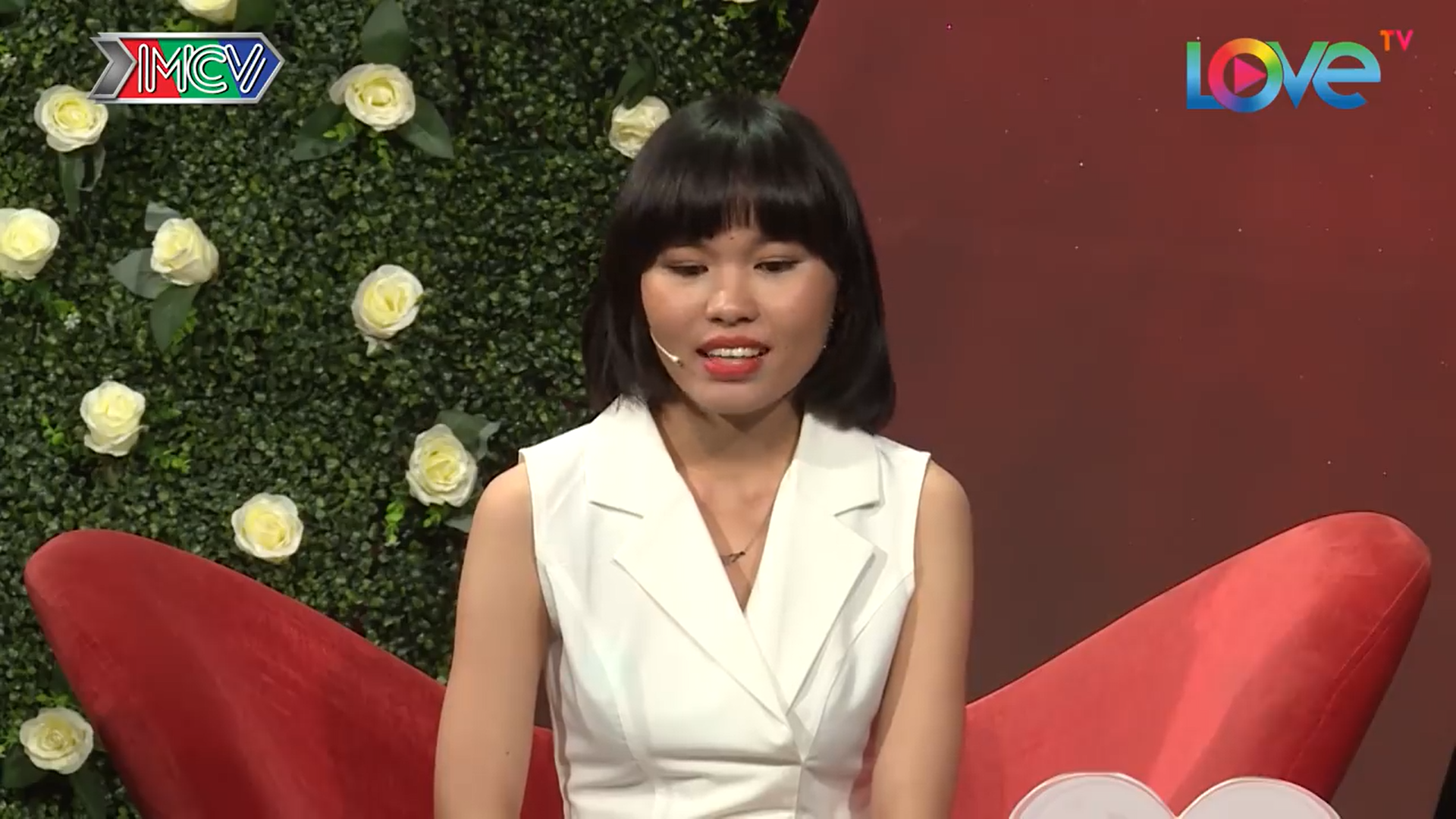 BMHH: Bị trêu không có cửa hẹn hò với trai 6 múi, cô gái dễ thương thành đôi với HLV thể hình cơ bắp