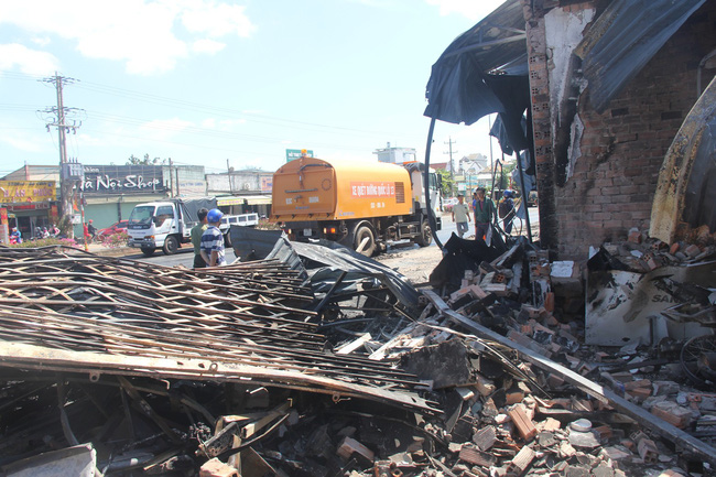 Danh tính 6 người chết trong vụ cháy xe bồn: 4 người trong một nhà, có 2 bé 6 tuổi