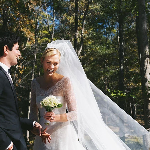 11 chiếc váy cưới đình đám nhất năm 2018: chiếc khoét lưng để khoe sẹo của cô dâu, chiếc đơn giản mà sang trọng tột cùng