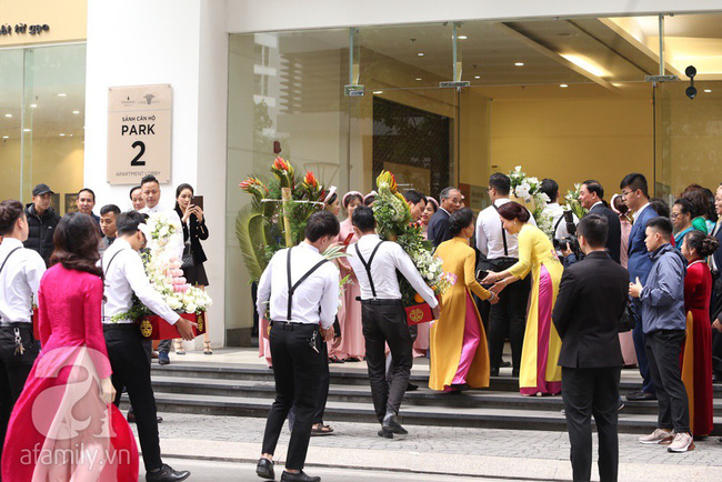 Cuối cùng chú rể của Á hậu Thanh Tú lộ diện, hóa ra lại là đại gia quen mặt đình đám trong giới doanh nhân Việt Nam