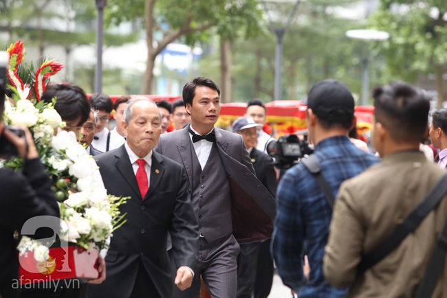 Cuối cùng chú rể của Á hậu Thanh Tú lộ diện, hóa ra lại là đại gia quen mặt đình đám trong giới doanh nhân Việt Nam