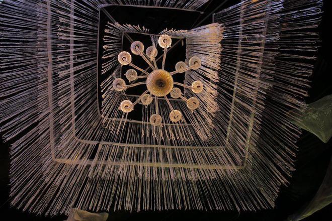 Choáng với số vàng nặng trĩu cô dâu đeo trong đám cưới chi 2,5 tỷ tiền bắc rạp