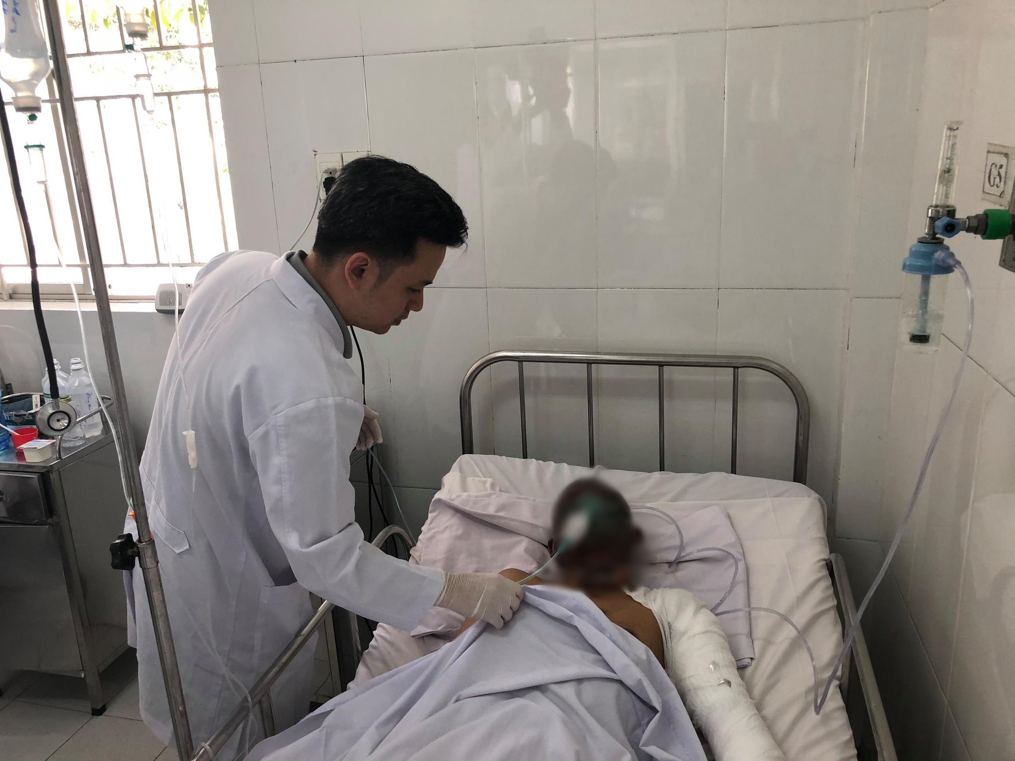 Tài xế xe bồn xăng trong vụ tai nạn gây cháy 19 căn nhà ở Bình Phước bị bỏng nặng, đa chấn thương