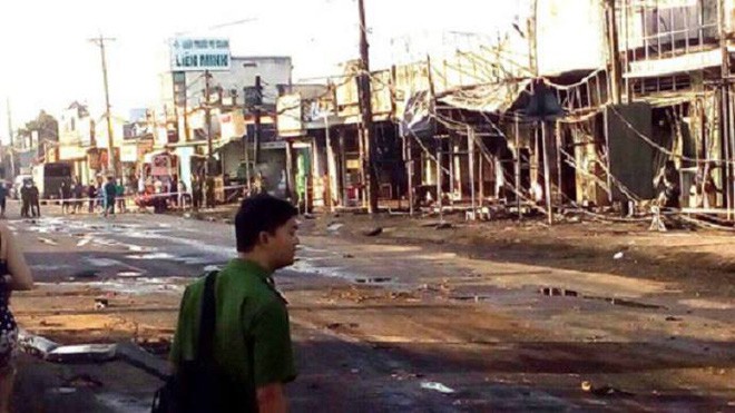 Thông tin chính thức vụ xe bồn chở xăng lao vào nhà dân khiến 6 người chết, 19 căn nhà cháy rụi