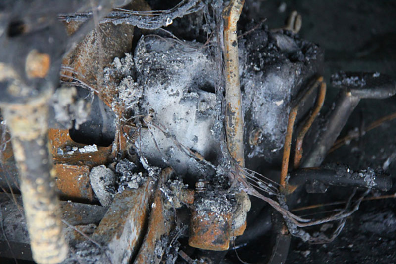 Nghẹn lòng cảnh chồng đưa thi thể vợ và 2 con nhỏ về quê sau vụ cháy xe bồn chở xăng ở Bình Phước