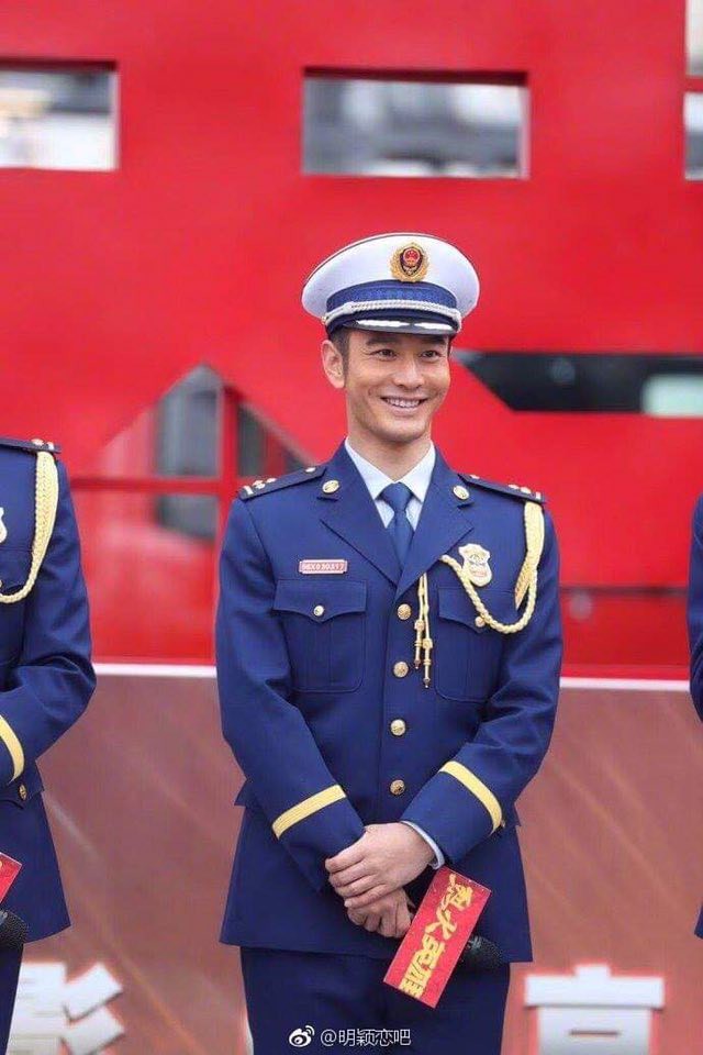 Hành động đáp trả của Angelababy giữa tin đồn mất quyền nuôi con về tay Huỳnh Hiểu Minh