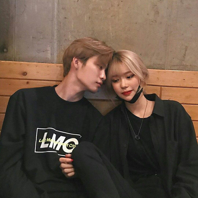 Bạn gái đi chơi cùng chàng trai lạ hay bình luận thả thính trên status, làm gì cho ngầu?