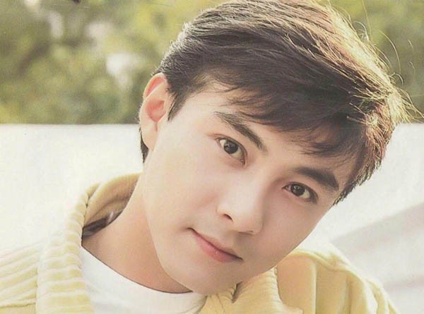 Cuộc đời nhiều bi kịch của Trương Vệ Kiện: Bị cha ruột bỏ rơi, hai con chết trong bụng mẹ