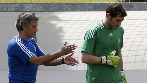 Casillas và Mourinho bất ngờ thổi bùng ngọn lửa thù địch