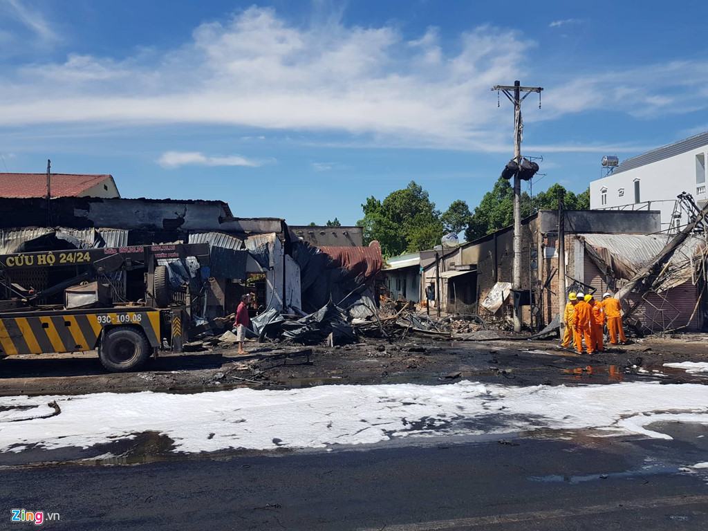 Cháy xe bồn chở xăng ở Bình Phước: Thần chết đến trong giấc ngủ