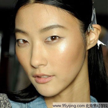 Không nên kết bạn với kiểu phụ nữ mang đặc điểm này kẻo có ngày bị lừa bán mà không hay Không nên kết bạn với kiểu phụ nữ mang đặc điểm này kẻo có ngày bị lừa bán mà không hay